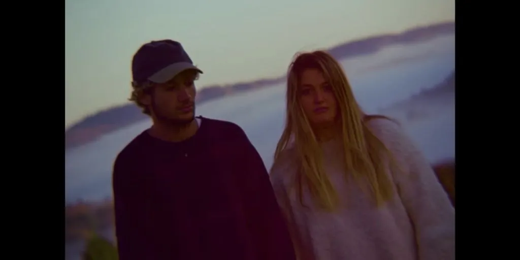 Jeremy Zucker & Chelsea Cutler - This Is How You Fall In Love dan Terjemahan