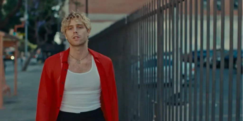 Luke Hemmings - Starting Line dan Terjemahan