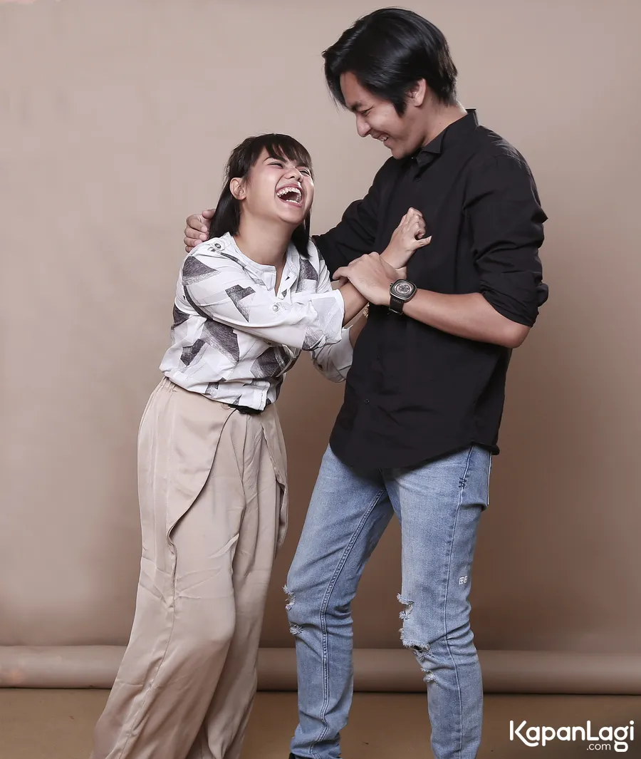 Mytha Lestari dan Barry, baru saja bertunangan di awal tahun 2017. ŠKapanLagi.com/Budy Santoso