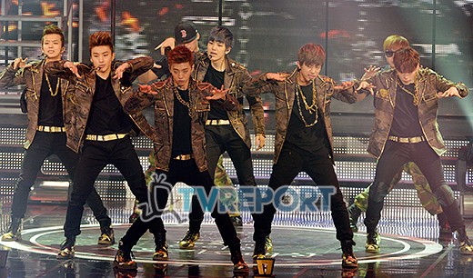 B.A.P saat menghadiri Seoul Music Awards 2012
