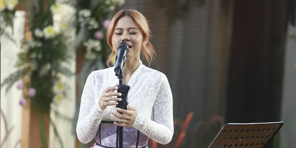 Nadin Amizah - dan, selesai