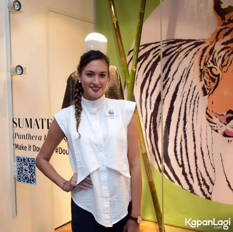 Nadine Chandrawinata unjuk kepedulian dengan lingkungan. ŠKapanLagi.com/Muhammad Akrom Sukarya