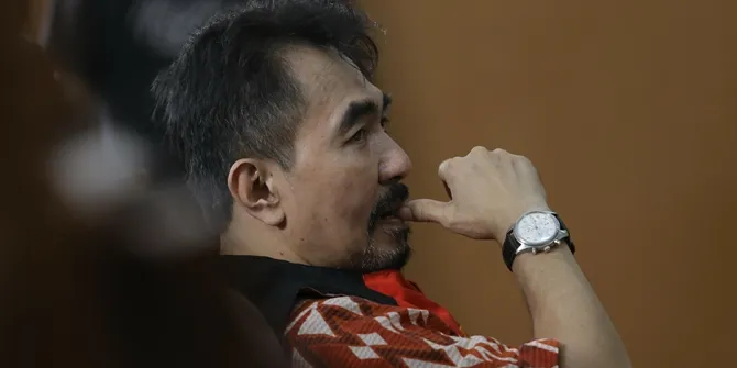 Sempat berhalangan hadir, Nadine merasa lega sudah memberikan kesaksian pada sidang Aa Gatot. © KapanLagi.com/Agus Apriyanto