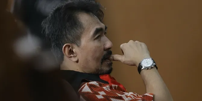 Sidang Aa Gatot turut menghadirkan Nadine sebagai saksi. © KapanLagi.com/Agus Apriyanto