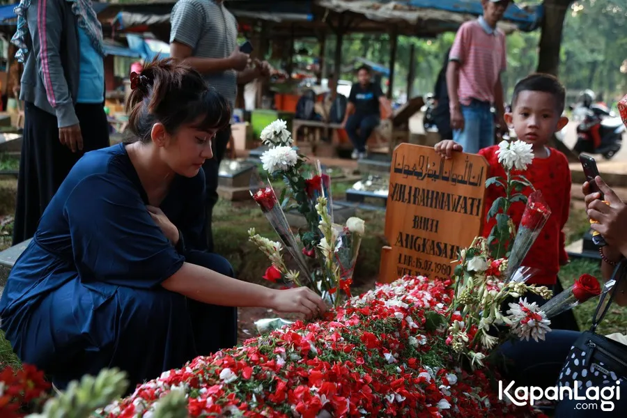 Nafa Urbach kenang sosok Julia Perez © KapanLagi.com®/Muhammad Akrom Sukarya