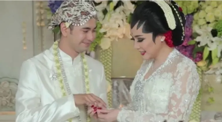Gigi mengaku ikut nervous saat akad nikah berlangsung gara-gara wajah Raffi yang pucat @Leonarditeam