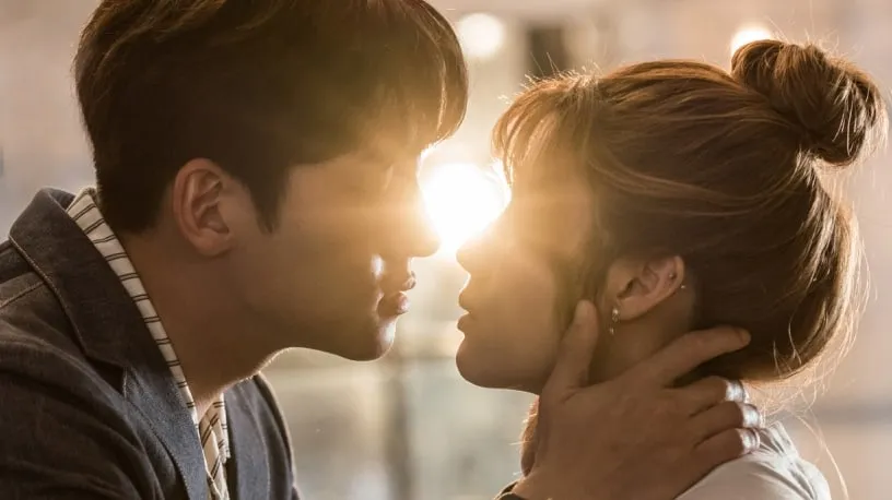 Nam Ji Hyun membahas soal adegan ciuman dan bed scene dengan Ji Chang Wook dalam SUSPICIOUS PARTNER. © soompi.com