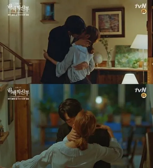 Adegan ciuman Nam Joo Hyuk - Shin Se Kyung yang dianggap terbaik oleh penulis. © soompi.com