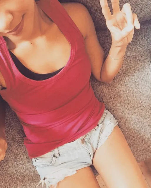 Nana Mirdad pamer paha © Instagram/Nana Mirdad