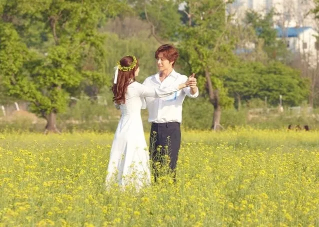 Nana dan Park Hae Jin berdansa © soompi.com