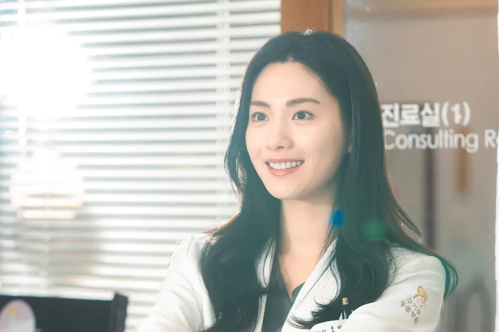 Nana sebagai Oh Baek Ryun dalam MY MAN IS CUPID (credit: Prime Video)