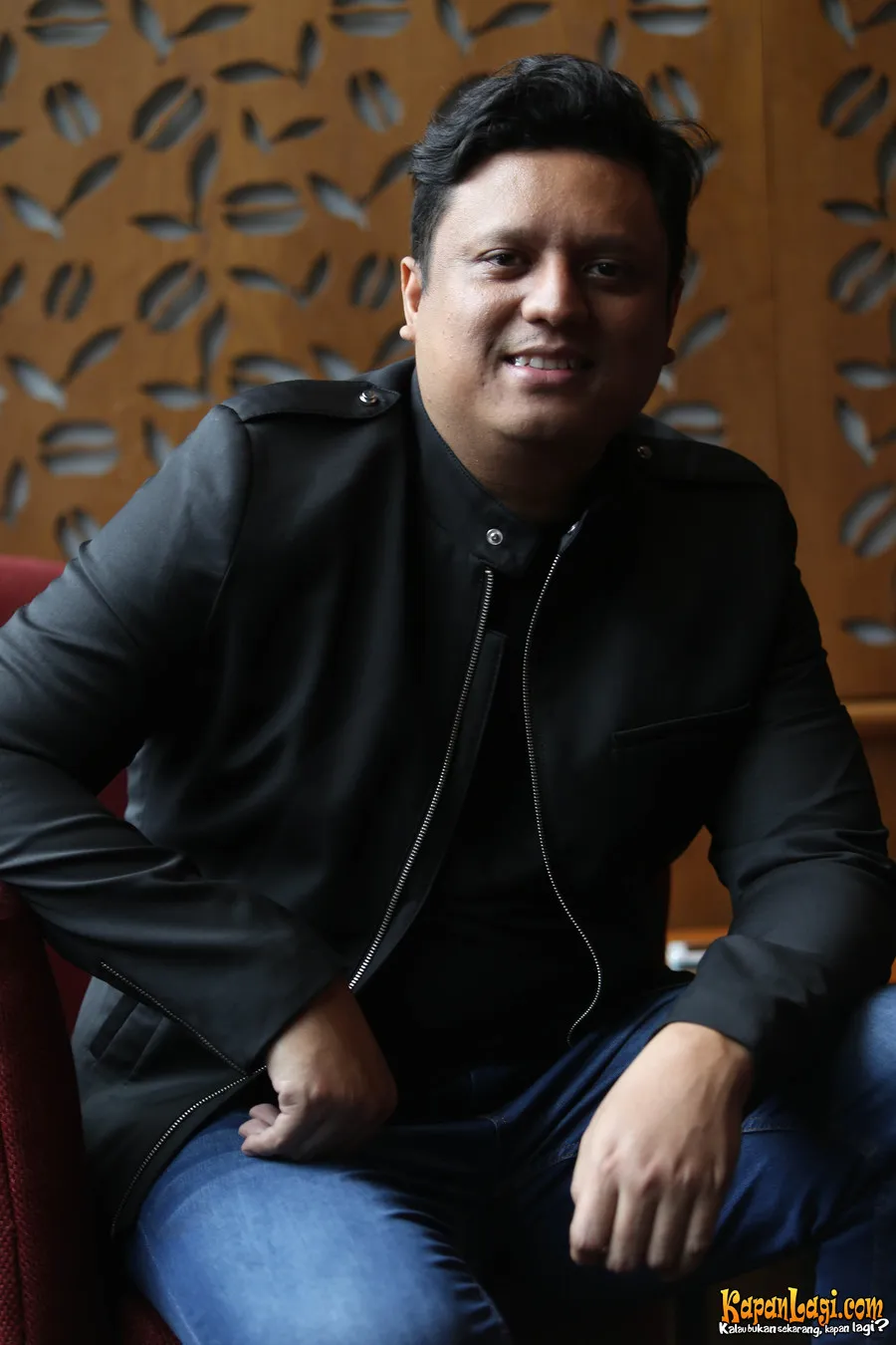 Nanda Persada menganggap tidak sepantasnya seorang manager artis melebihi kapasitas keluarga. ©KapanLagi.com®