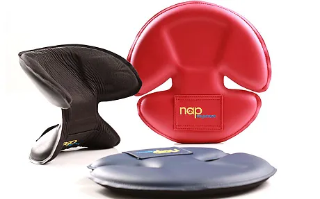 Salah satu hadiah, bantal pendukung kepala, di Oscar 2015 © via telegraph