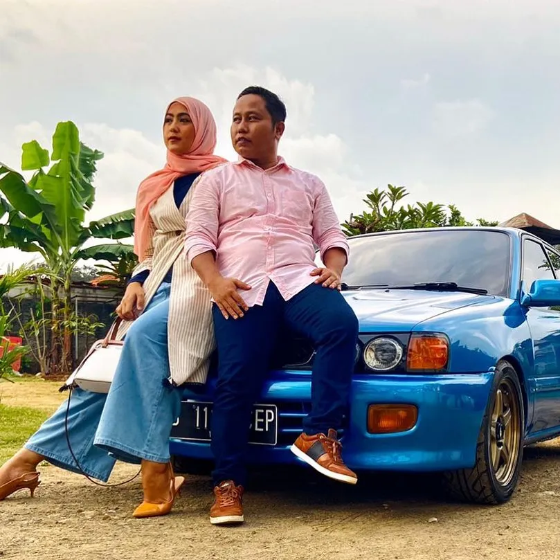 Narji bersama sang istri, Widiyanti - Credit: instagram.com/narji77