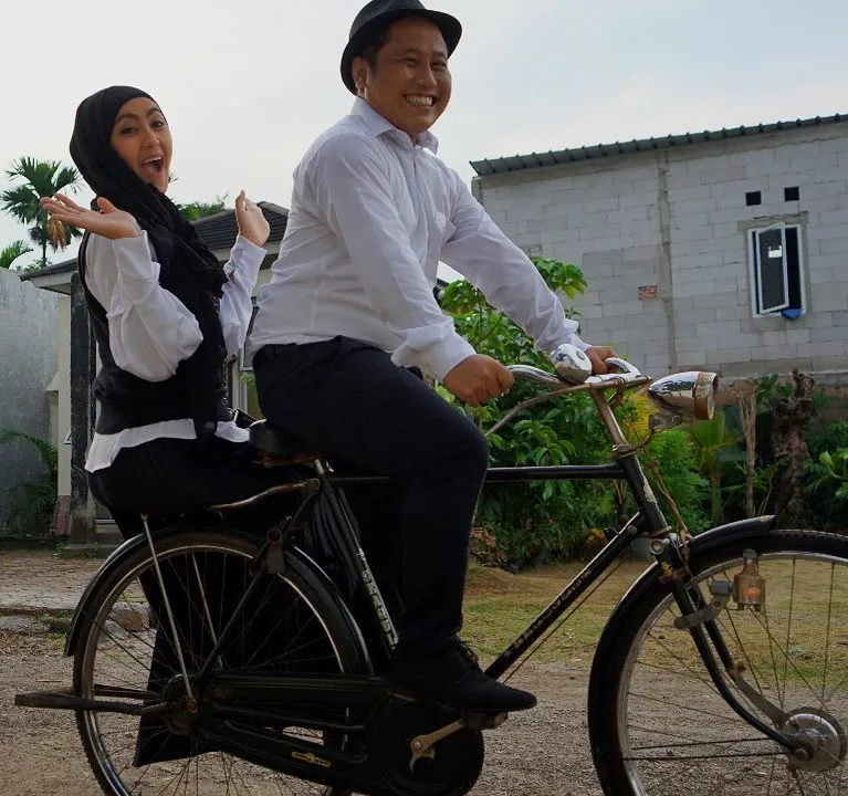 Narji bersama sang istri, Widiyanti - Credit: instagram.com/narji77