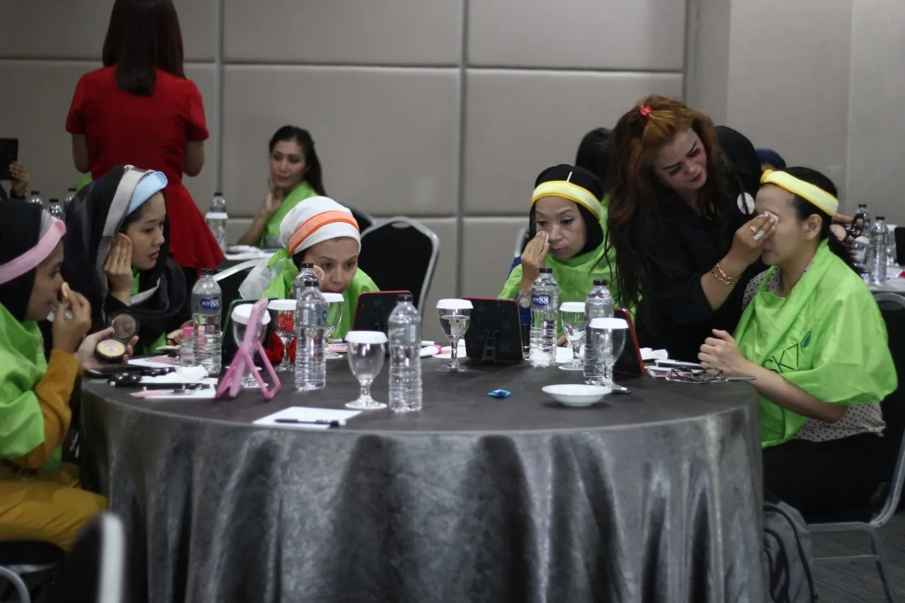 Acara ini pun dihadiri berbagai kalangan mulai dari mahasiswi sampai beauty enthusiast © KapanLagi.com