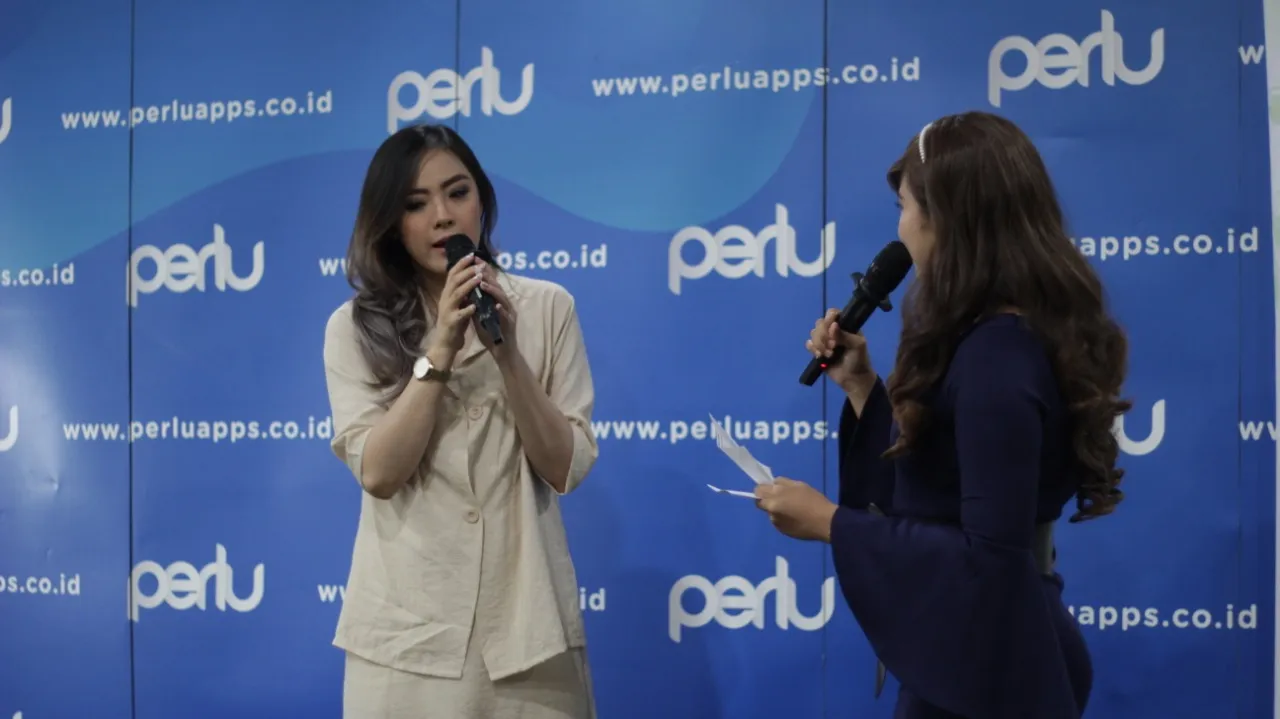 Natalia Haman ajak para perempuan untuk mengenal sekaligus belajar merias diri © KapanLagi.com