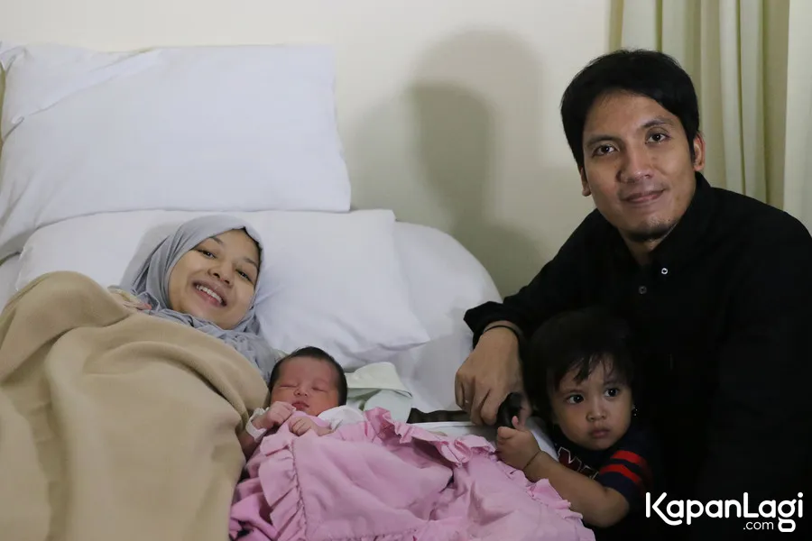 Desta akan tanya-tanya agar Megumi tak cemburu pada adiknya © KapanLagi.com®/Muhammad Akrom Sukarya