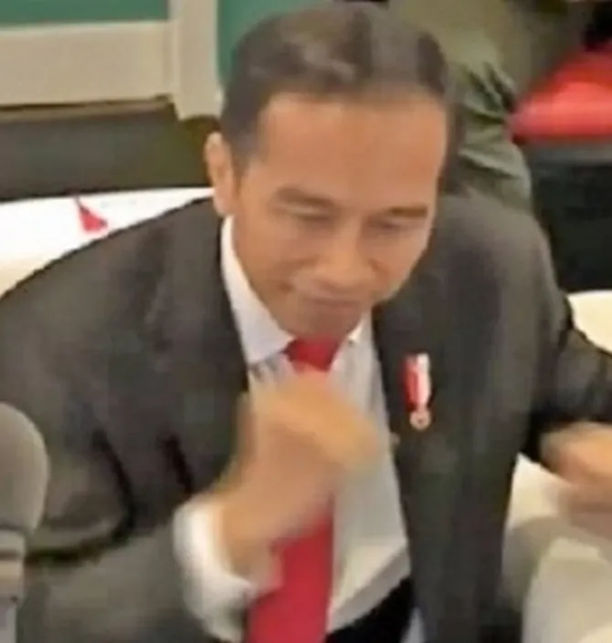 Cover dance Goyang Gayung ala Jokowi