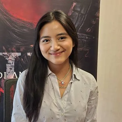 Nayla Purnama Tanning dan Latihan Renang untuk Di Ambang Kematian 2