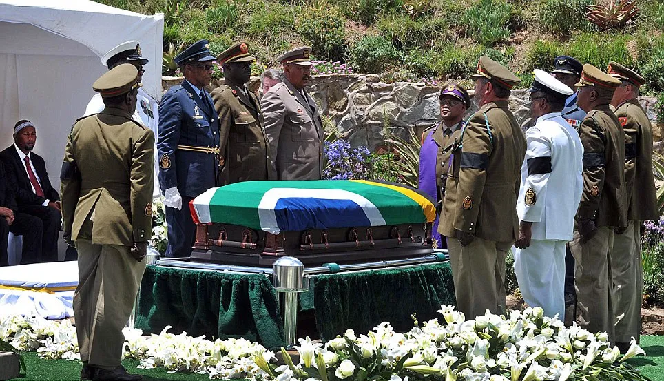 Pemakaman Nelson Mandela @ dailymail.co.uk