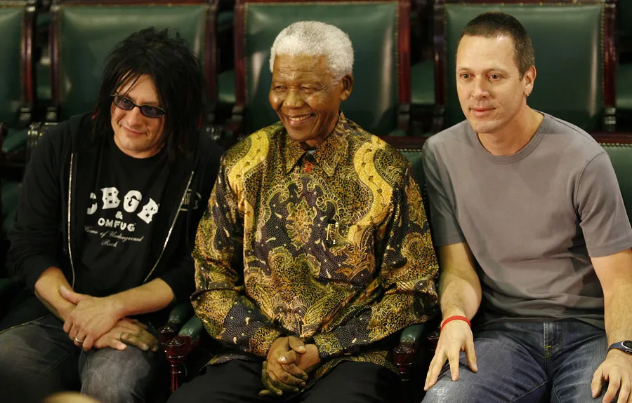 Nelson Mandela @ fameflynet.com