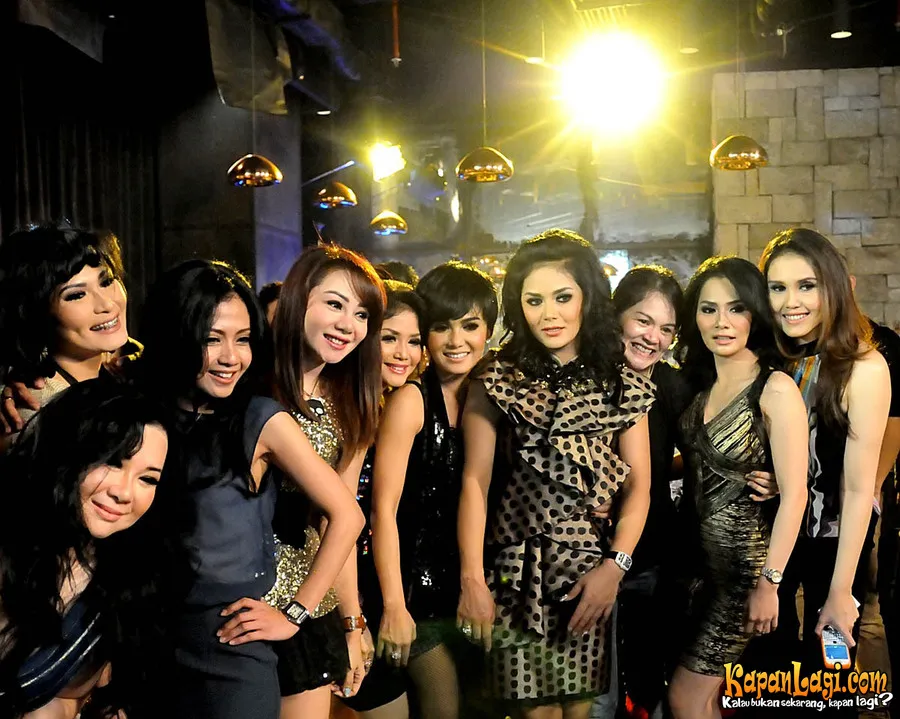 Reuni bareng teman-teman lama sambil syuting video klip (foto: Bambang E Ros)