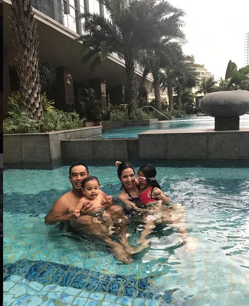 Kebahagiaan keluarga Nia Ramadhani © Instagram.com/ramadhaniabakrie