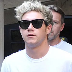 Niall Horan - Heartbreak Weather (Terjemahan)