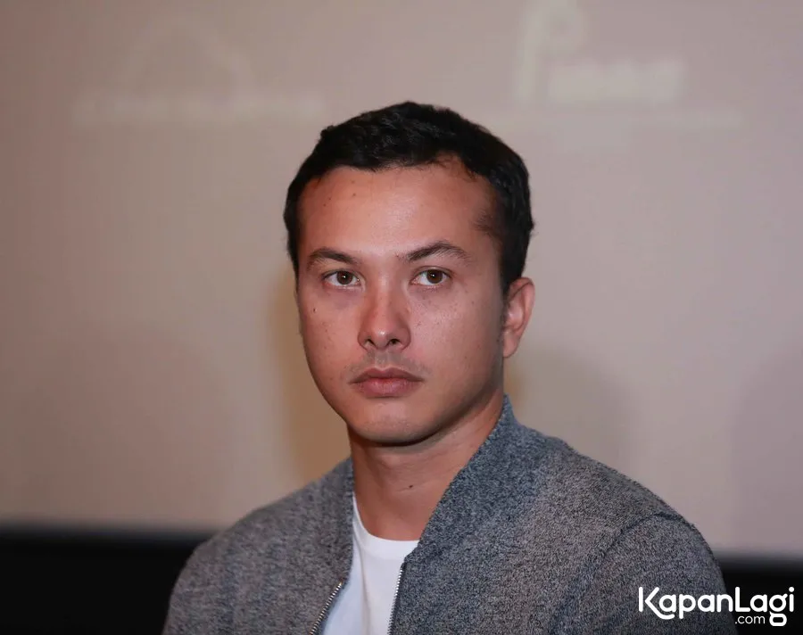 Nicholas Saputra akui mudah berinteraksi dengan penduduk lokal © KapanLagi.com®/Muhammad Akrom Sukarya