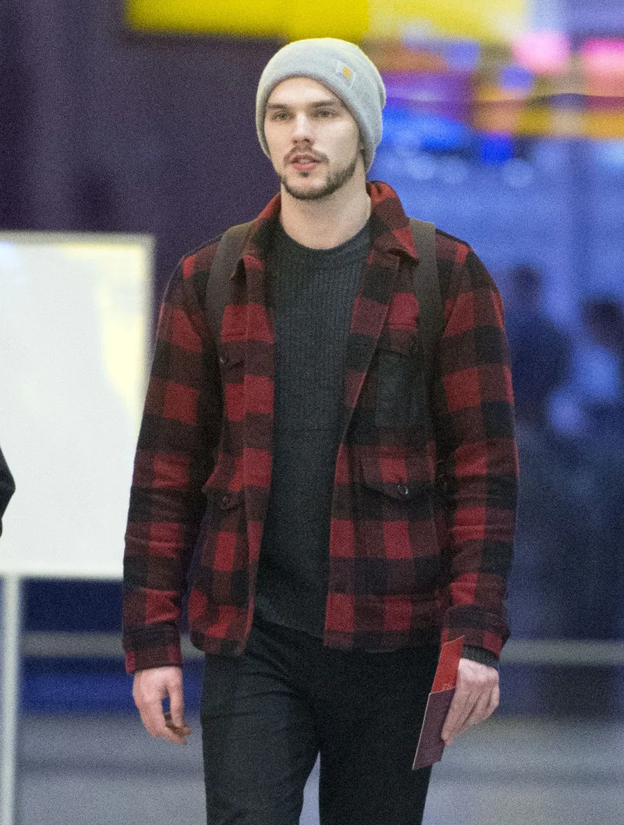 Pantes nggak sih kalau Nic Hoult jadi gay?  © splashnews.com