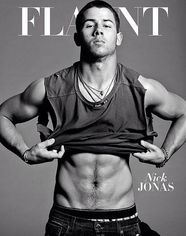 Perut six pack Nick Jonas, yakin nggak jatuh cinta? @ Flaunt Magazine