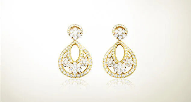 Inilah perhiasan yang diberikan ibunda Nick untuk Priyanka © Van Cleef & Arpels via dailymail.co.uk