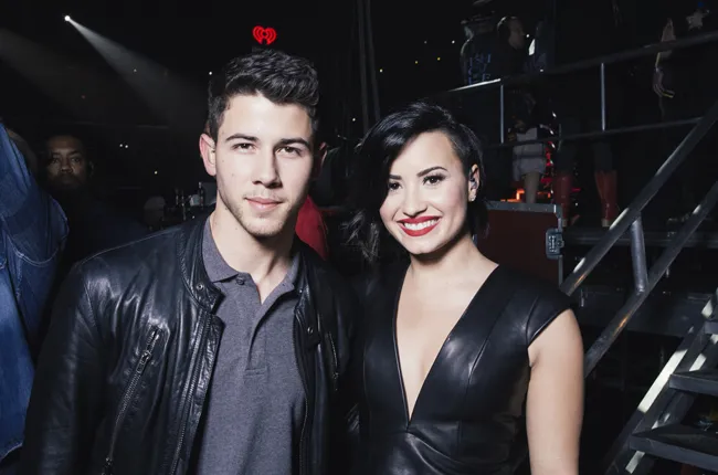 Nick dan Demi sibuk dengan tur Future Now-nya © billboard.com
