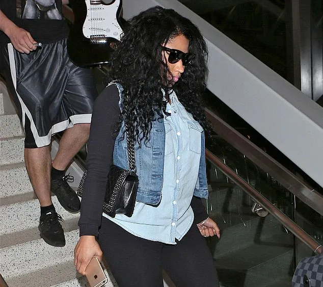 Nicki Minaj dirumorkan berbadan dua © Media Take Out