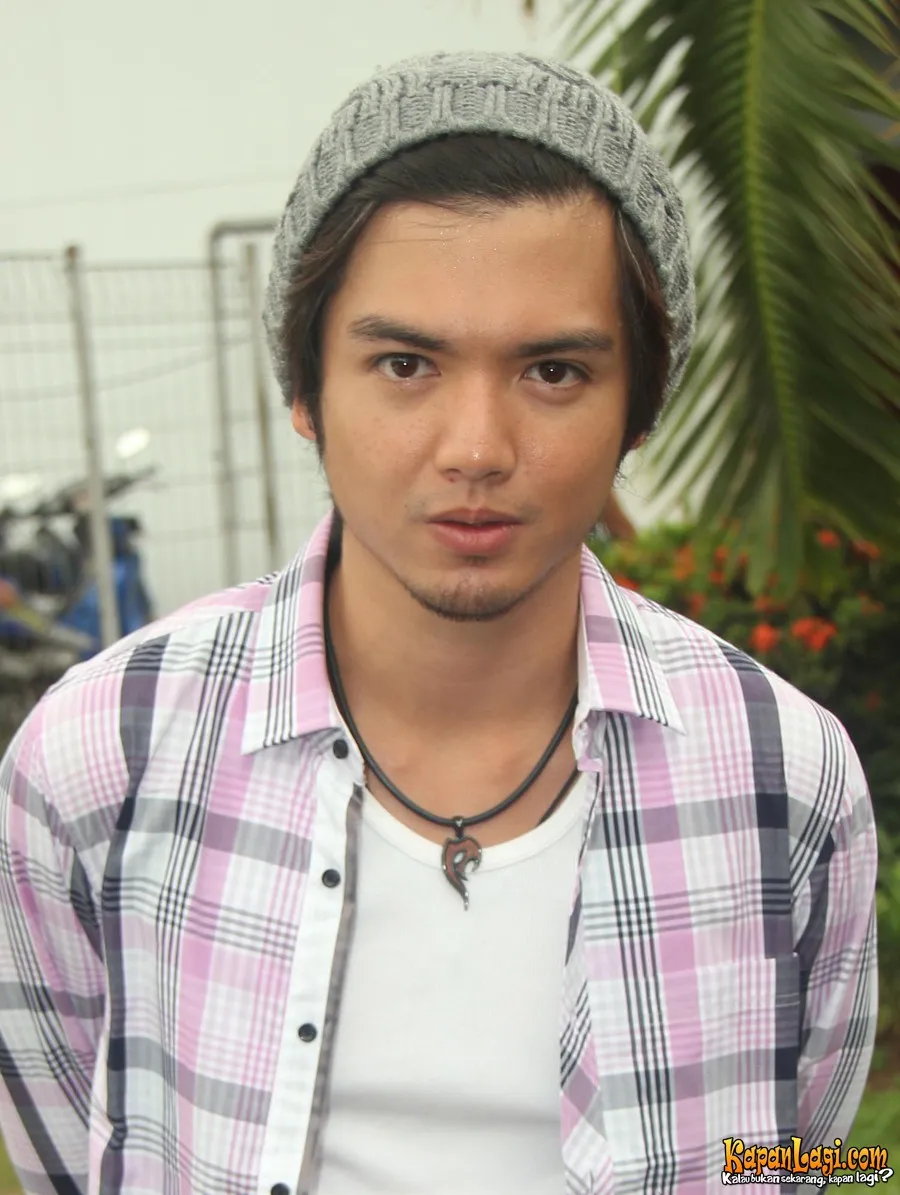 Nicky Tirta sudah jadi ayah.