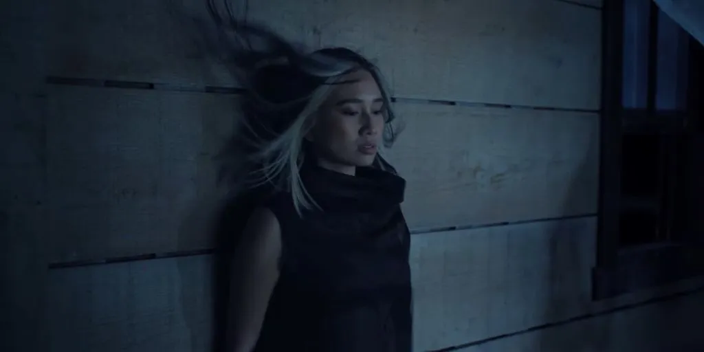 NIKI - Blue Moon (Terjemahan)