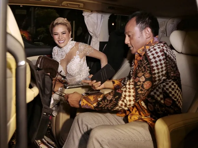 Meski sibuk, keduanya tetap meluangkan waktu bersama saat akhir pekan. © KapanLagi.com/Muhammad Akrom Sukarya