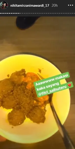 Nikita Mirzani ngidam cilok bumbu kacang ©instagram/nikitamirzanimawardi_17