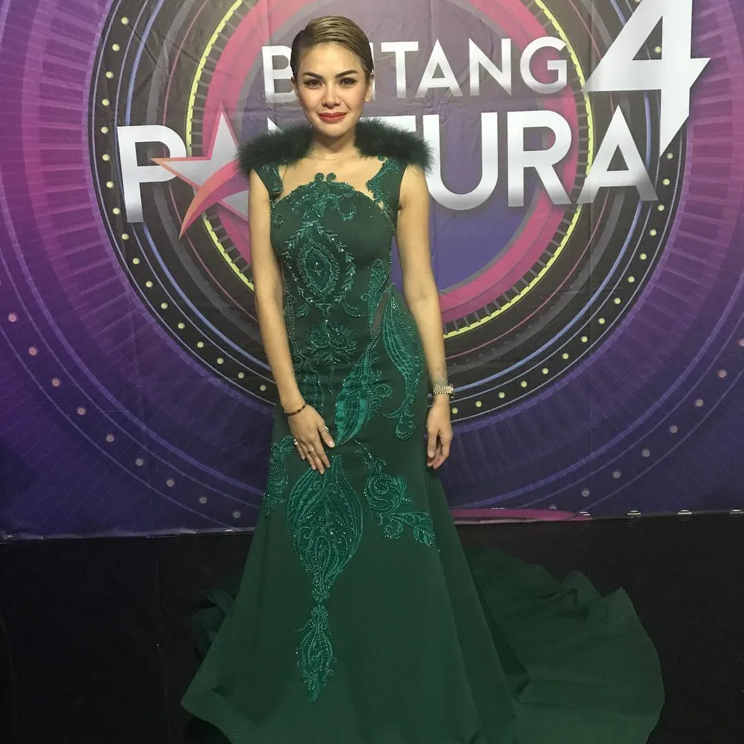 Ditunjuk sebagai host acara dangdut, jadi pengalaman baru untuk Nikita Mirzani Š instagram.com/nikitamirzanimawardi_17