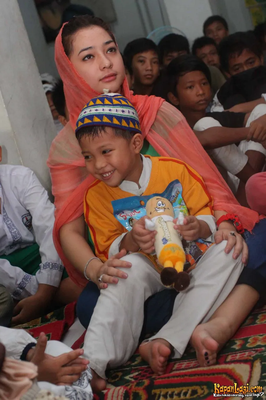 Nikita Willy mengisi waktu luang dengan mengajar mengaji.