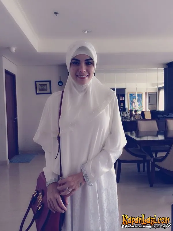 Nikita Mirzani saat ini lebih rajin beribadah.