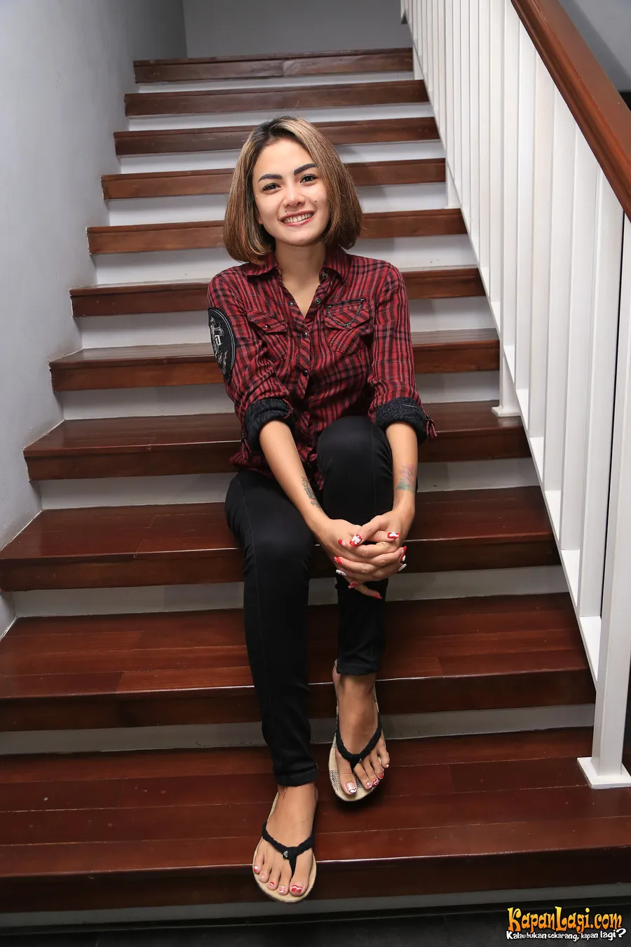Nikita Mirzani berikan keterangan berbeda terkait kondom yang ditemukan dalam penggerebekan. ©KapanLagi.com/Agus Apriyanto