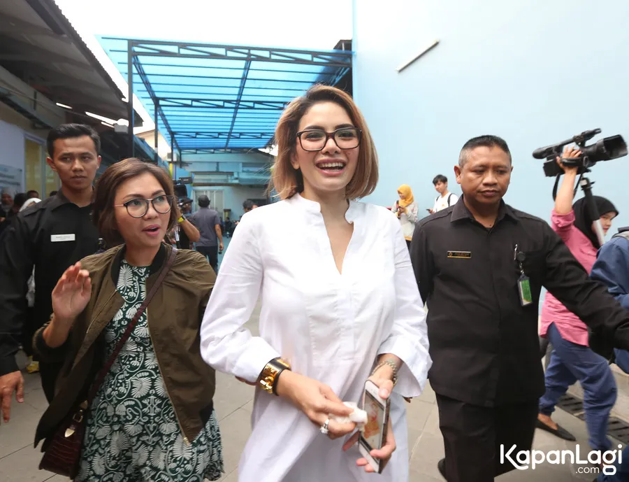 Nikita:"Kenapa yang lain-lain gak disebutin juga? Kenapa gue doang? Apakah memang gue publik figur yang mencari sensasi?"/©KapanLagi.com®/Budy Santoso