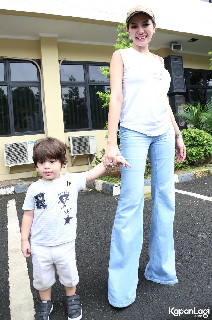 Niki ngeri Azka dibawa lari mantan suami/©KapanLagi.com®/Agus Apriyanto