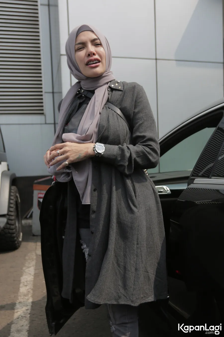 Niki dapat baju dari Anne Avantie dan Zaskia Adya Mecca © KapanLagi.com®/Budy Santoso