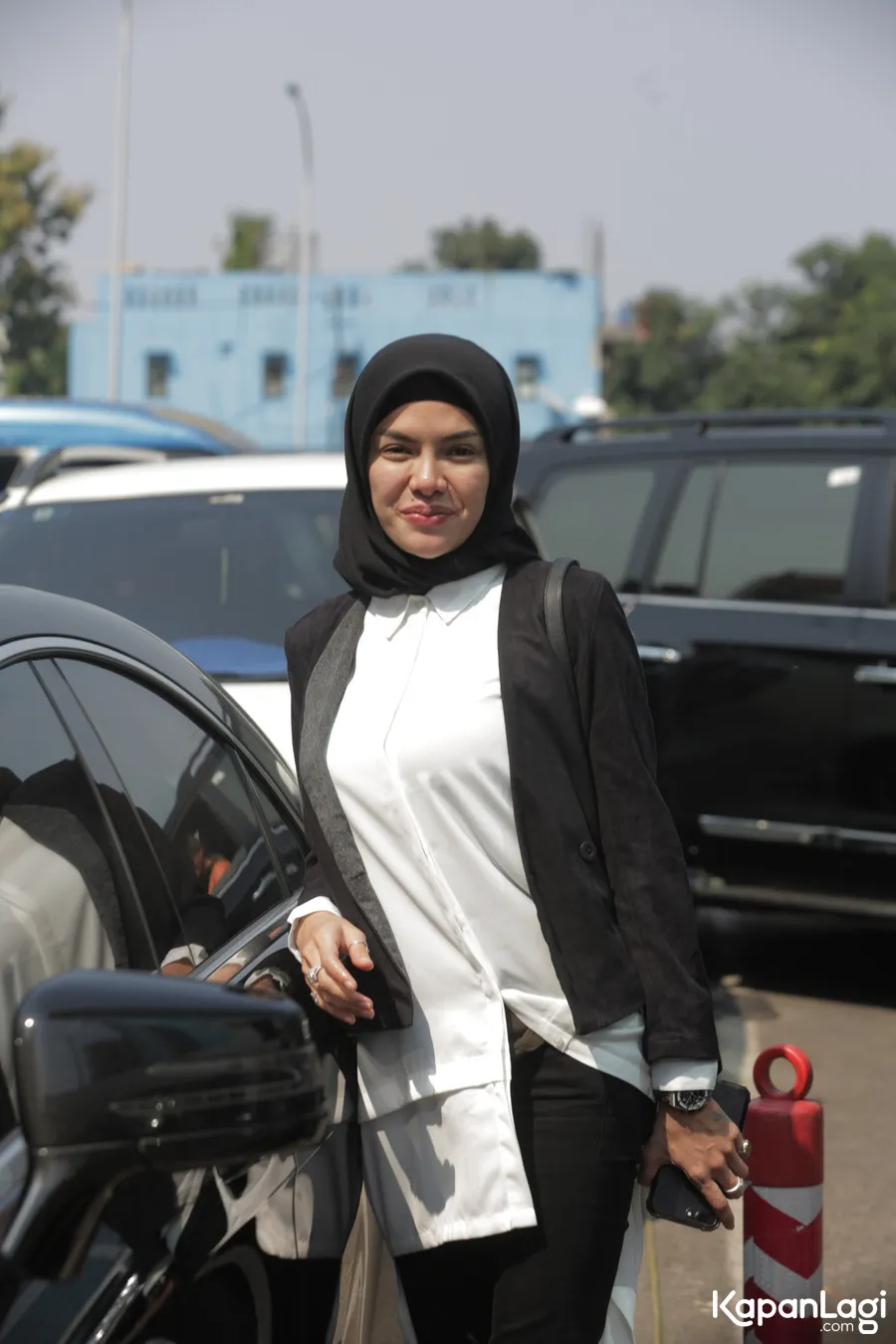 Nikita Mirzani siap membantu Denada untuk memasarkan penjualan apartemennya © Kapanlagi.com/Budy Santoso