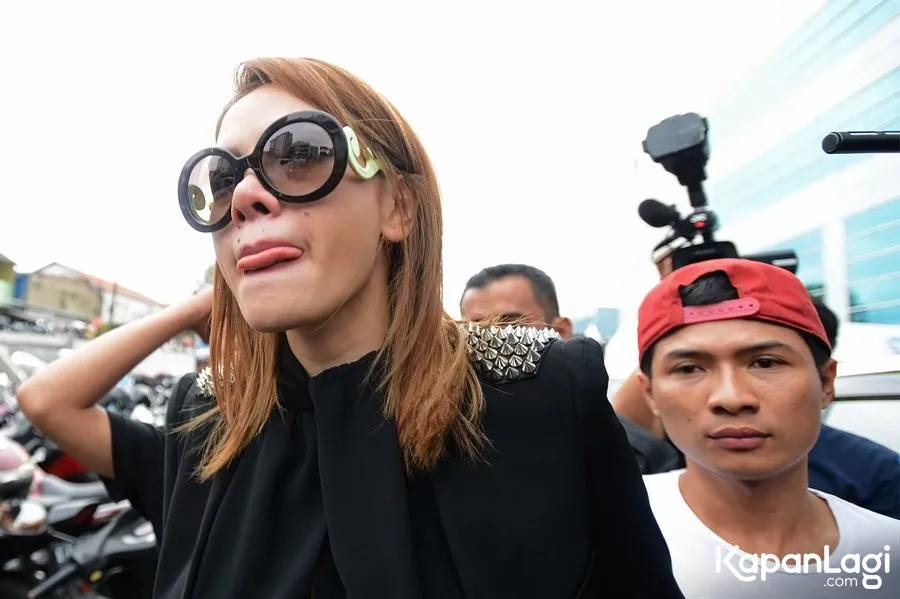 Nikita Mirzani saat ini masih menjadi saksi atas kasus prostitusi yang menyeret namanya. ©KapanLagi.com/Bambang E Ros