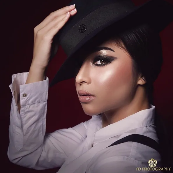 Dengan riasan wajah yang sempurna, Nikita Willy berpose begitu percaya diri di hadapan kamera. /©instagram.com/fdphotography90