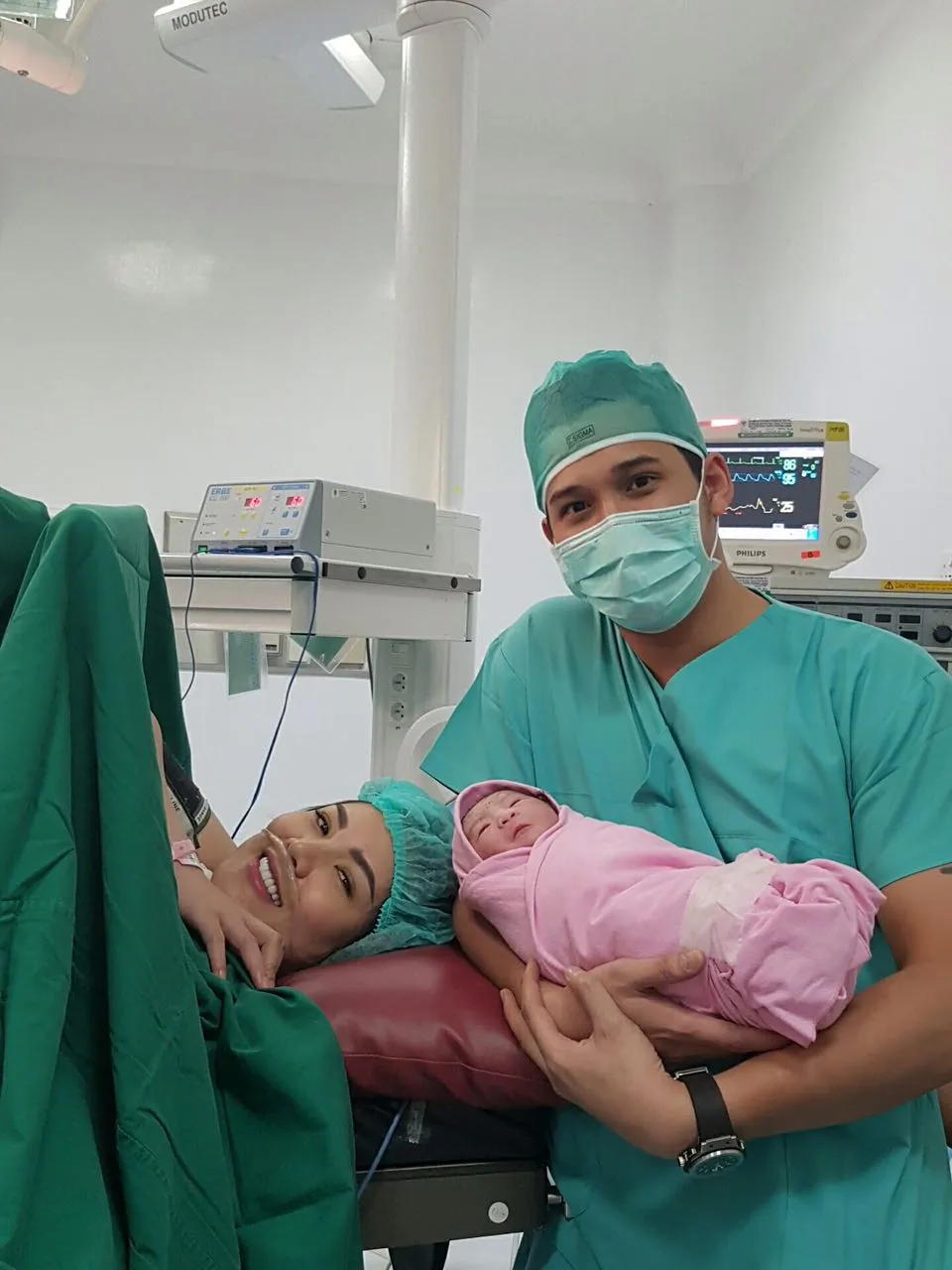 Nindy melahirkan anak keduanya © Istimewa